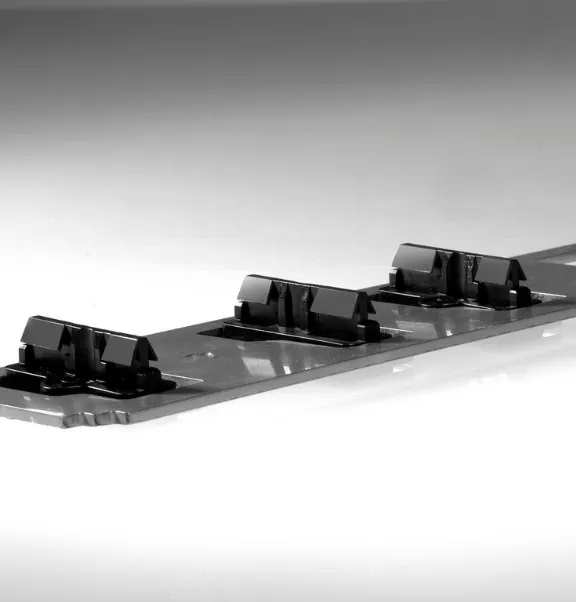 Grad PaCS aluminium rail with clips