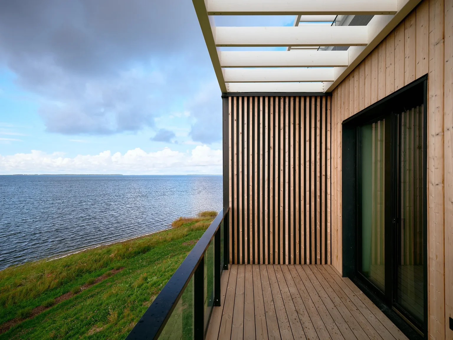 Balcony dividers — Marienholm Apartments, Estonia